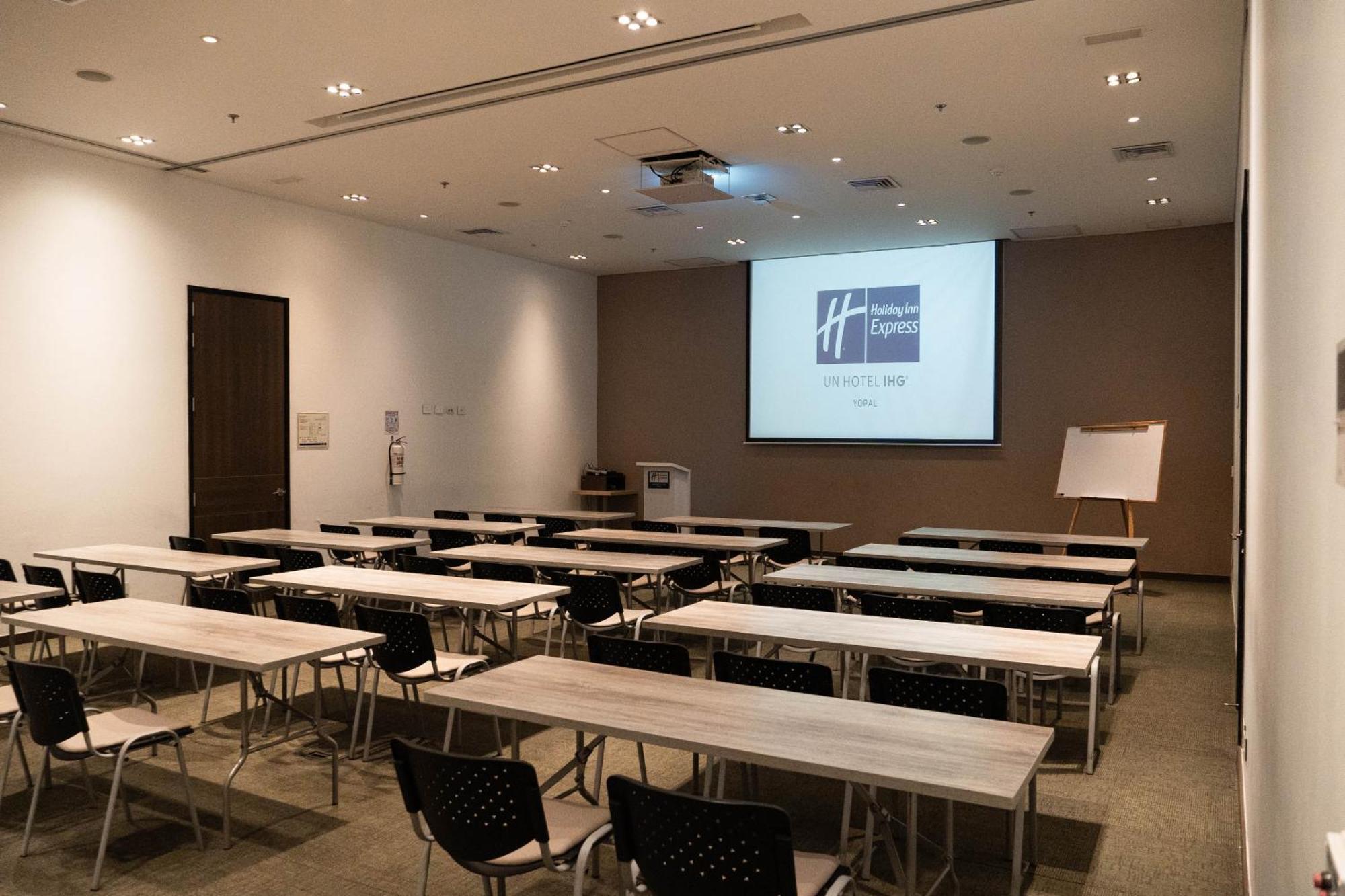 Holiday Inn Express Yopal By Ihg Екстер'єр фото